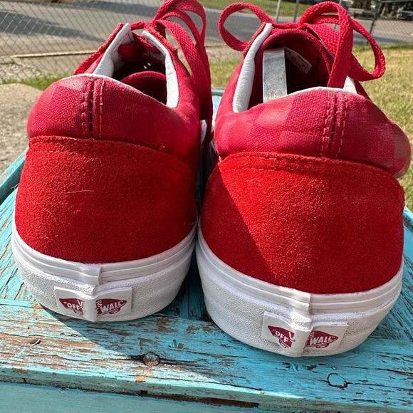 Vans Mens Size 11 Red Checkered Sneakers - Picture 4 of 7